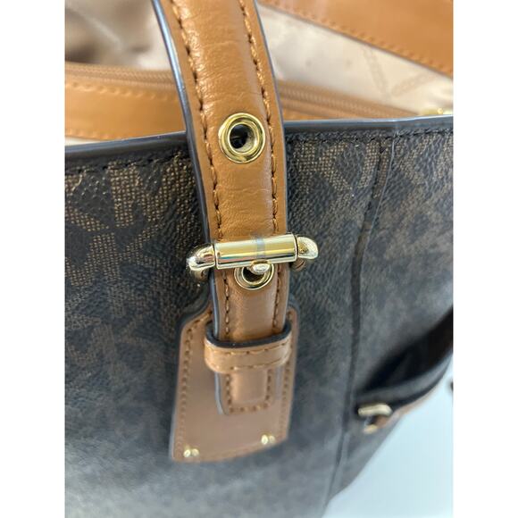 MICHAEL KORS, LARGE BROWN SIGNATURE LEATHER SHOULDER BAG - Picture 9 of 16